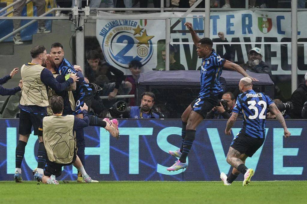 欧博官网登录 -包含战术奏效！阿贾克斯双翼齐飞压制巴黎圣日耳曼整场无力还手！的词条