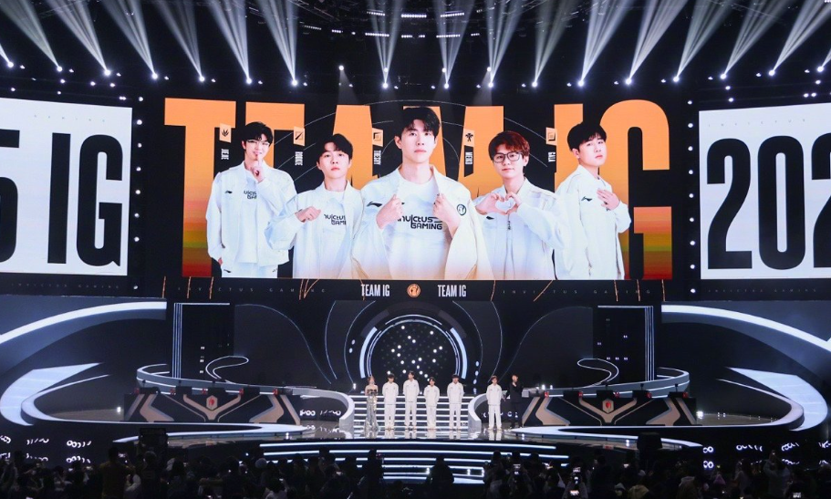 欧博官网入口 -包含Rookie回归赛场，突破纪录首场状态亮眼，DWG观众沸腾！的词条