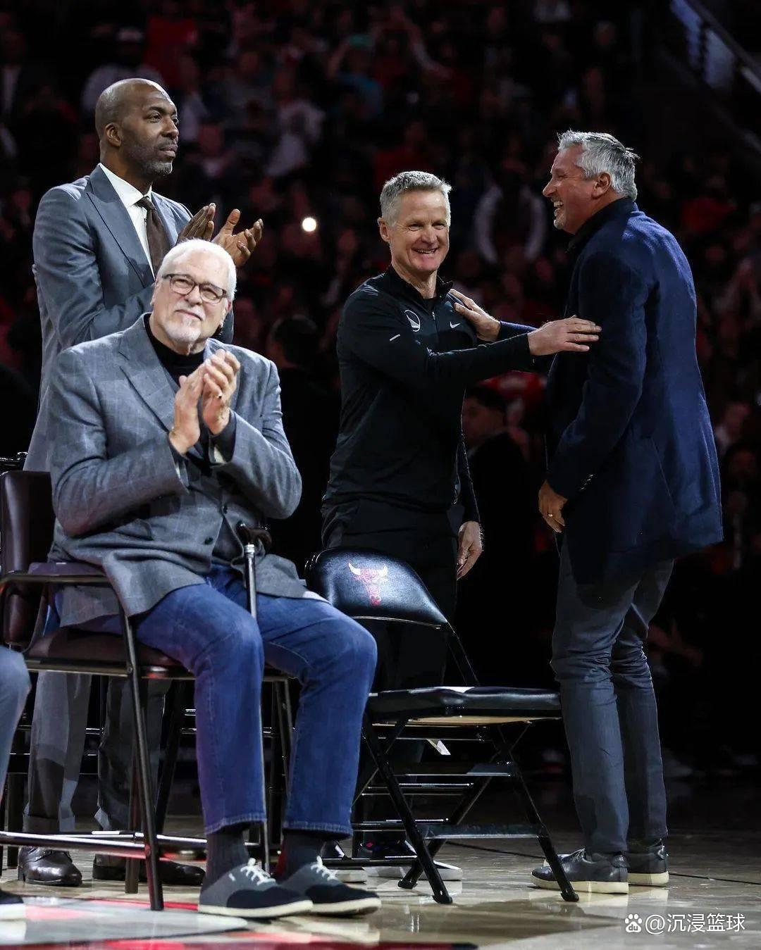 欧博官网游戏 - 莱万多夫斯基遭遇十连败，勇士教练面临压力！